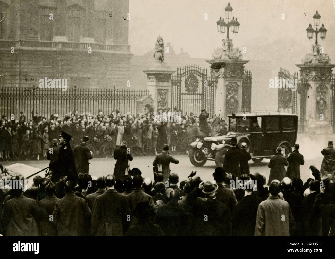 King George V transported from Buckingham Palace in a Daimler ambulance. Stock Photo