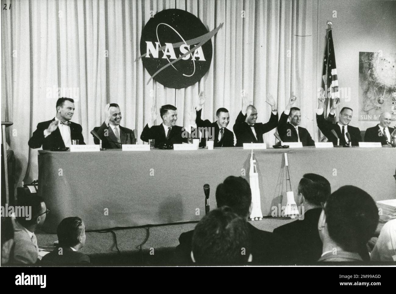 Astronauts are introduced to the American and foreign press at a press conference in Washington in summer 1959. From left: Maj Deke Slayton, Cdr Alan Shepard, Cdr Walter Schirra, Maj Virgil Grissom, Lt Col John Glenn, Maj Leroy Cooper and Lt Cdr Malcolm Scott Carpenter. Stock Photo