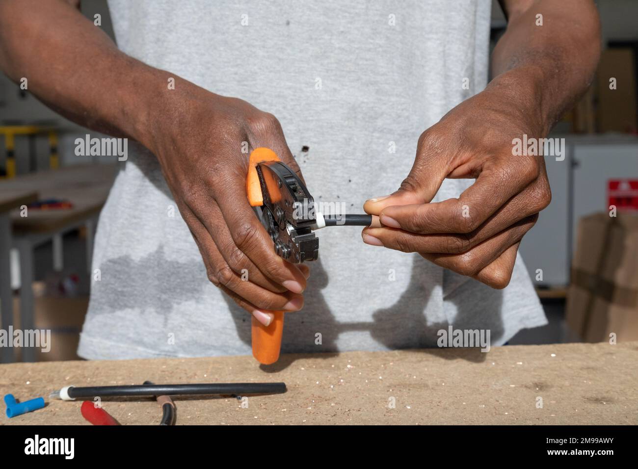 Crimping tool hi res stock photography and images Alamy