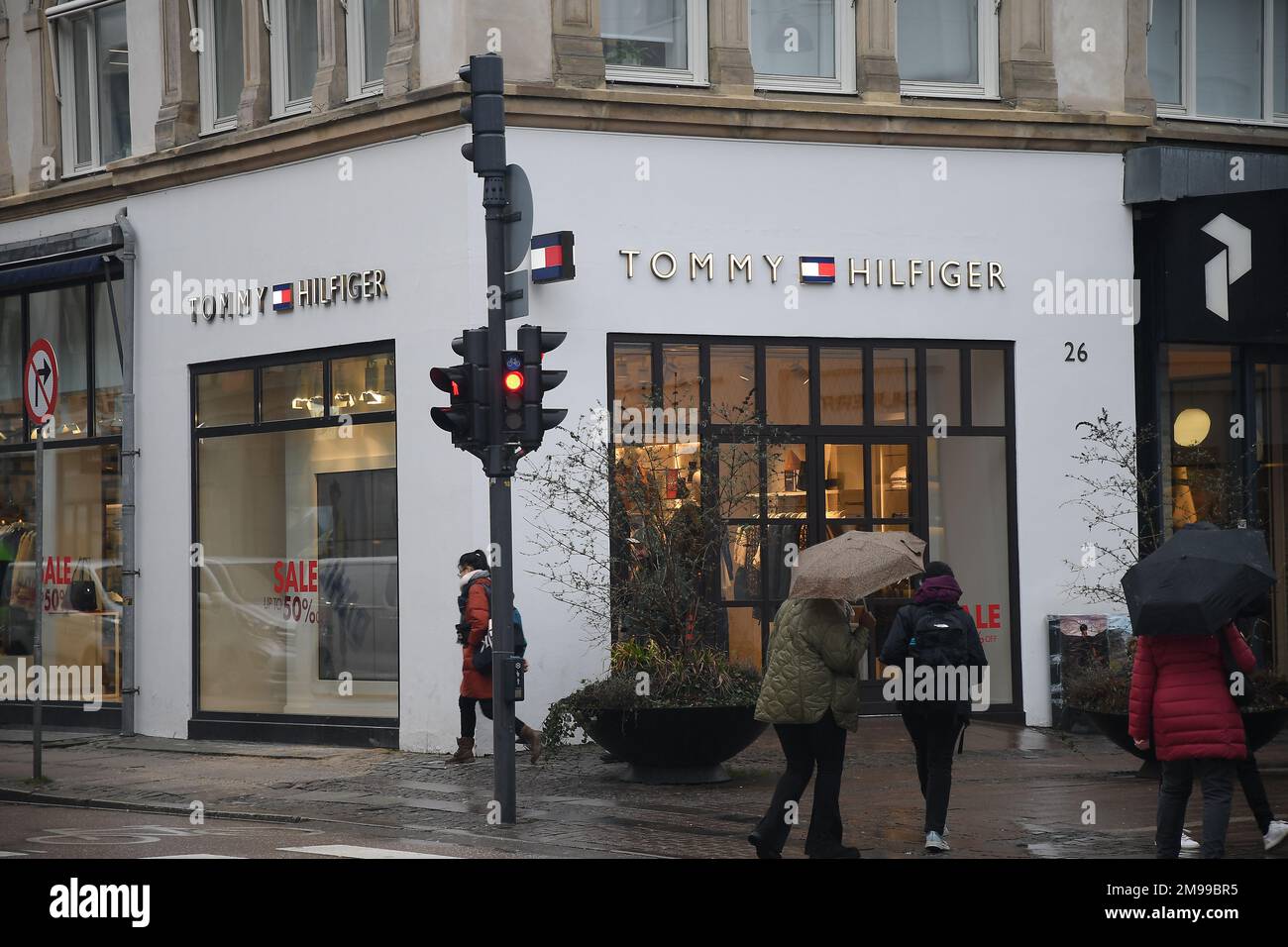 Tommy Hilfiger store on Fifth Avenue, New York City, USA Stock Photo - Alamy