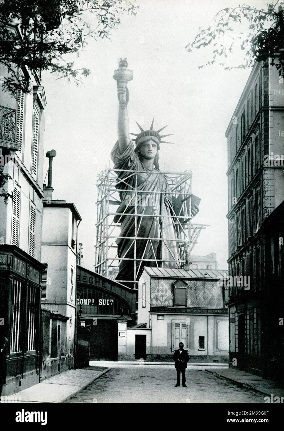 Construction of the Statue of Liberty in Paris, before shipping to New York. Date 1885 Stock