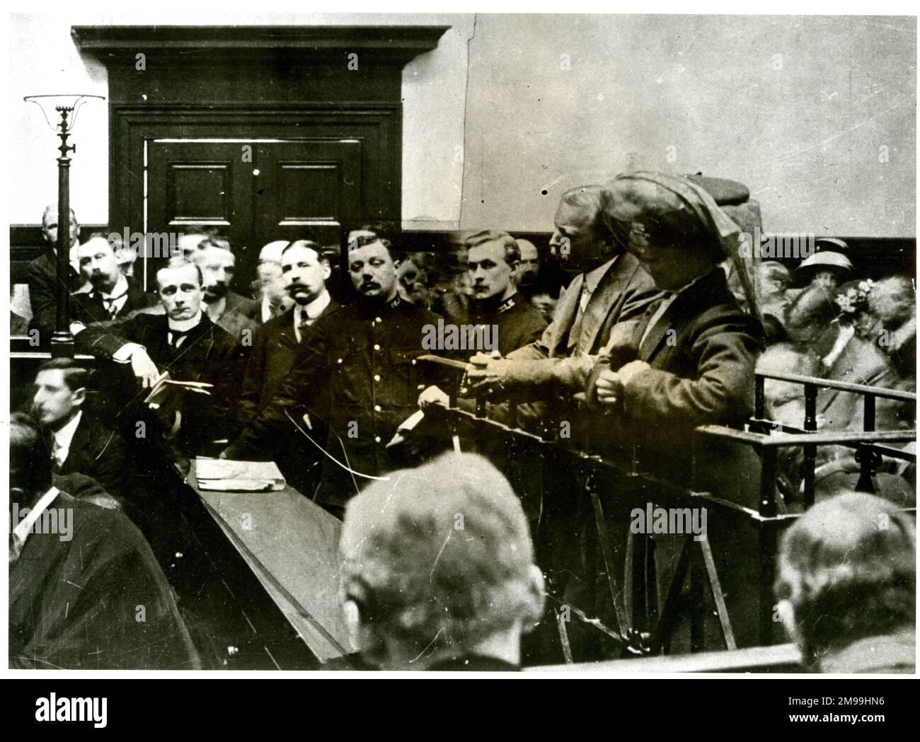 Dr Crippen and Ethel Le Neve on trial in the dock at the Old Bailey, London, on 30 August 1910.  He was convicted of murder and later executed; she was acquitted. Stock Photo