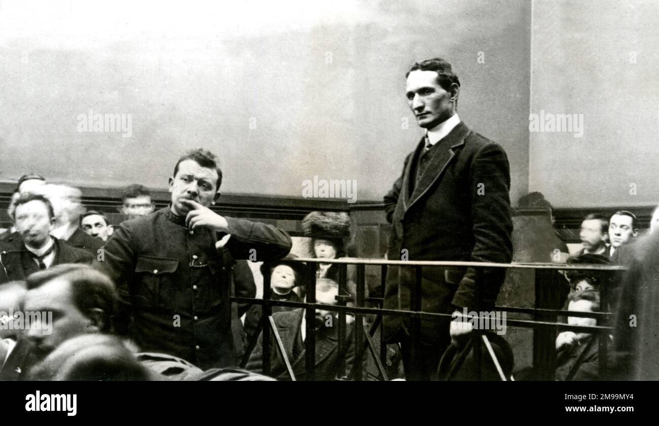 Steinie Morrison (real name Alexander Petropavloff, 1880-1911), professional burglar, in the dock during his trial for the murder of Leon Beron (1880-1911). Beron was a Russian Jew, property owner and slum landlord in Stepney, East London. He was stabbed to death and robbed on 1 January 1911. Morrison was tried and convicted, though he always protested his innocence. The two men knew each other as they both frequented the Warsaw restaurant in Osborn Street, Whitechapel. Stock Photo