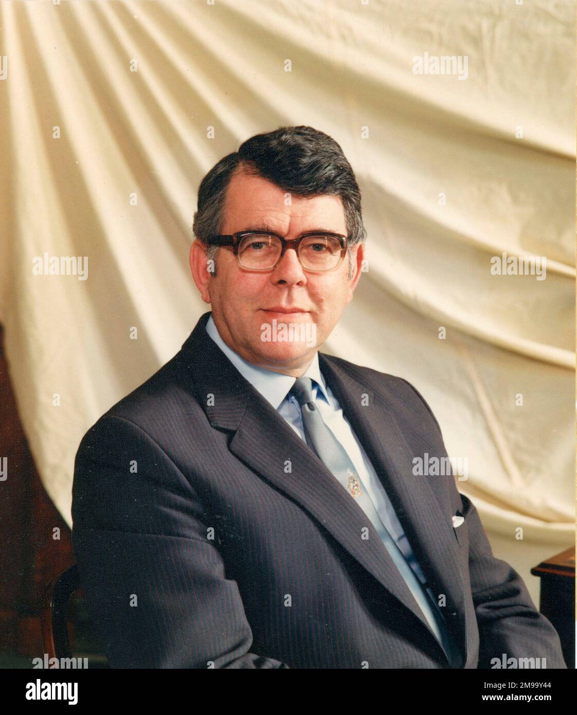 Portrait of Ronald W Mellor, IMechE Secretary, 19871993 Stock Photo