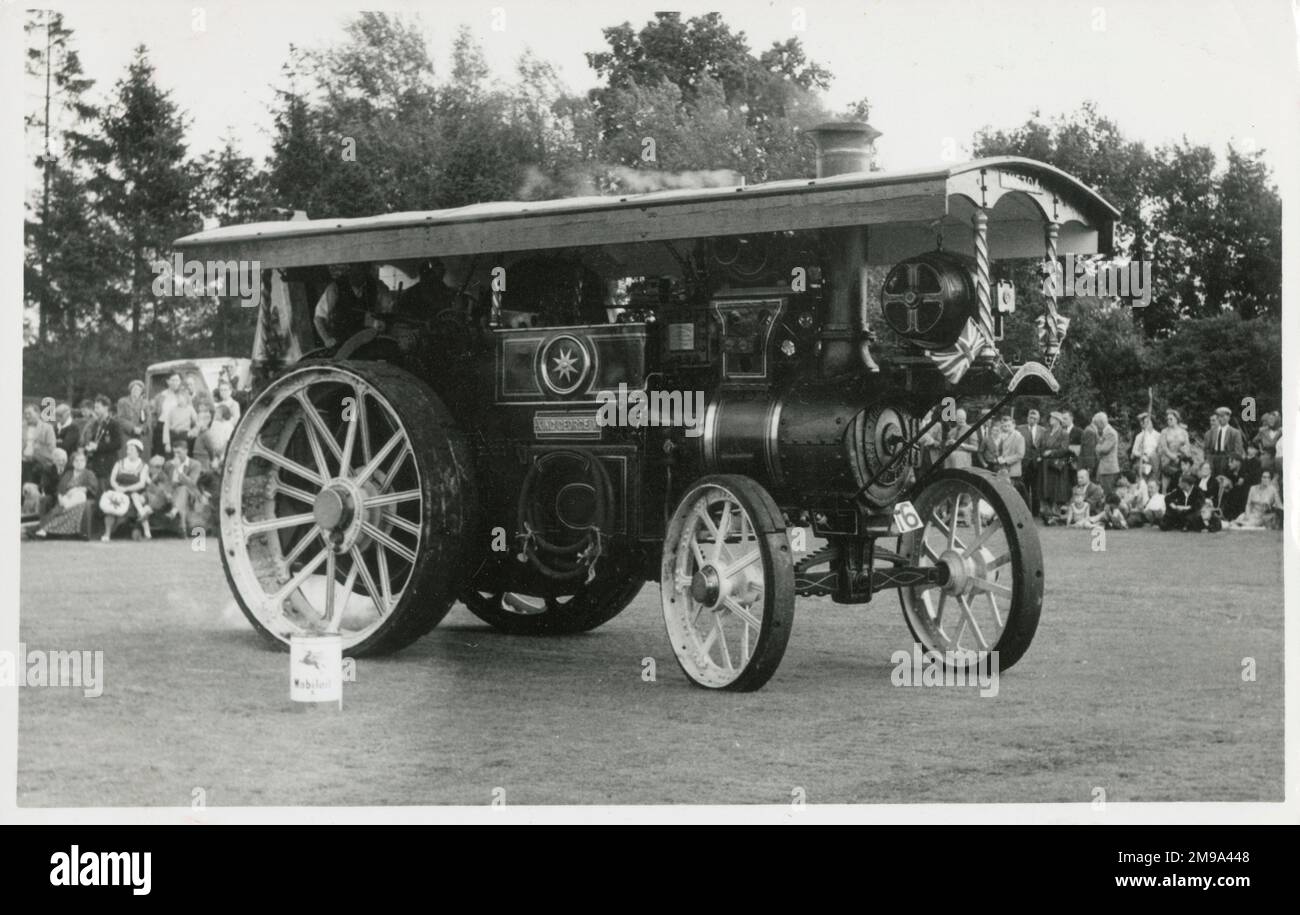Steam Traction engine Burrell Showmans Road Locomotive number 3285, King George V regn, AH5304, at a Steam Rally / Fair at Paddock Wood, Kent on 16th August, 1958. Stock Photo