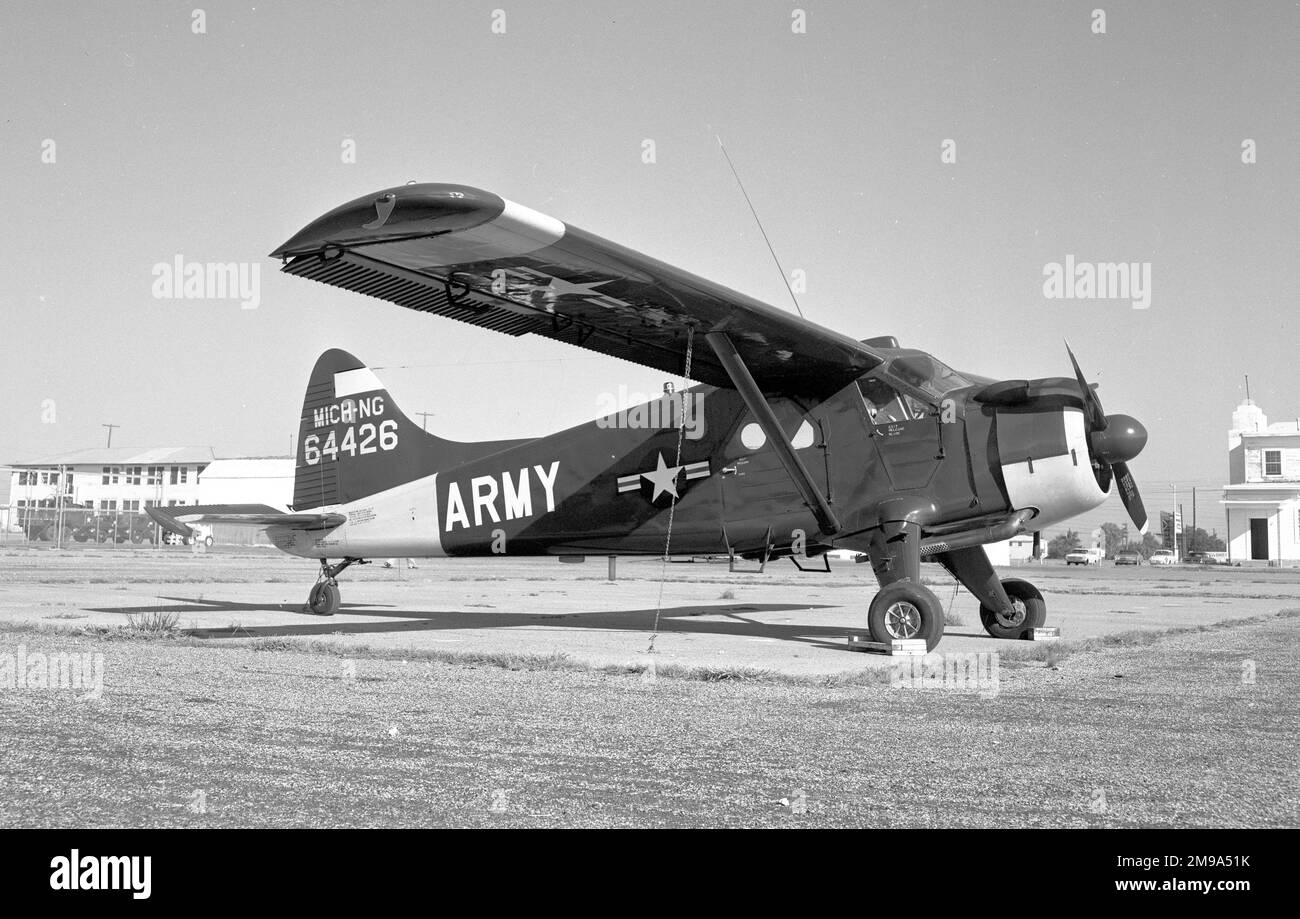 Michigan National Guard - de Havilland Canada U-6A Beaver 56-4426 (msn 1160/1740). Sold on disposal as N218GB. Stock Photo