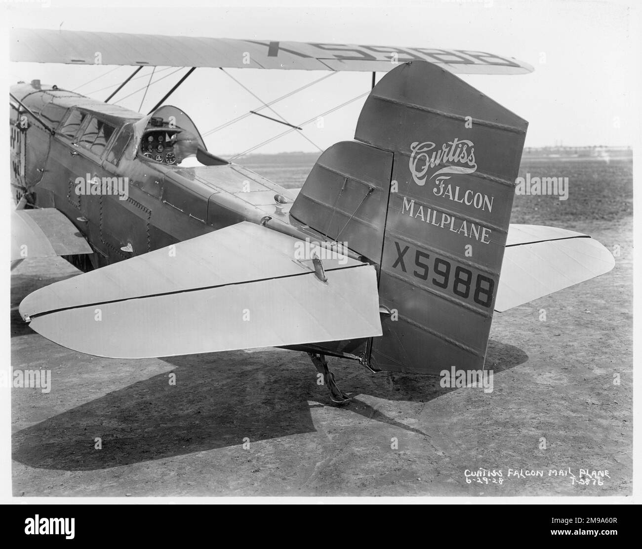 Curtiss Falcon (Conqueror) Mailplane NX5988 (msn 1). A mail-plane derivative of the Falcon with an enclosed cabin forward of the pilot. This aircraft was on loan to Transcontinental Air Transport (TAT) when it crashed on 21 August 1928 Stock Photo