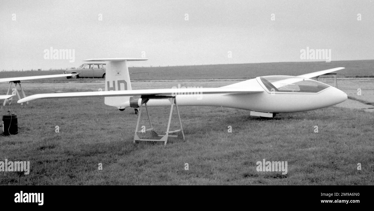 Glasflugel Mosquito 'HD', single-seat 15m-class high-performance sailplane, at Husbands Bosworth airfield during a UK National Gliding Competition. Stock Photo