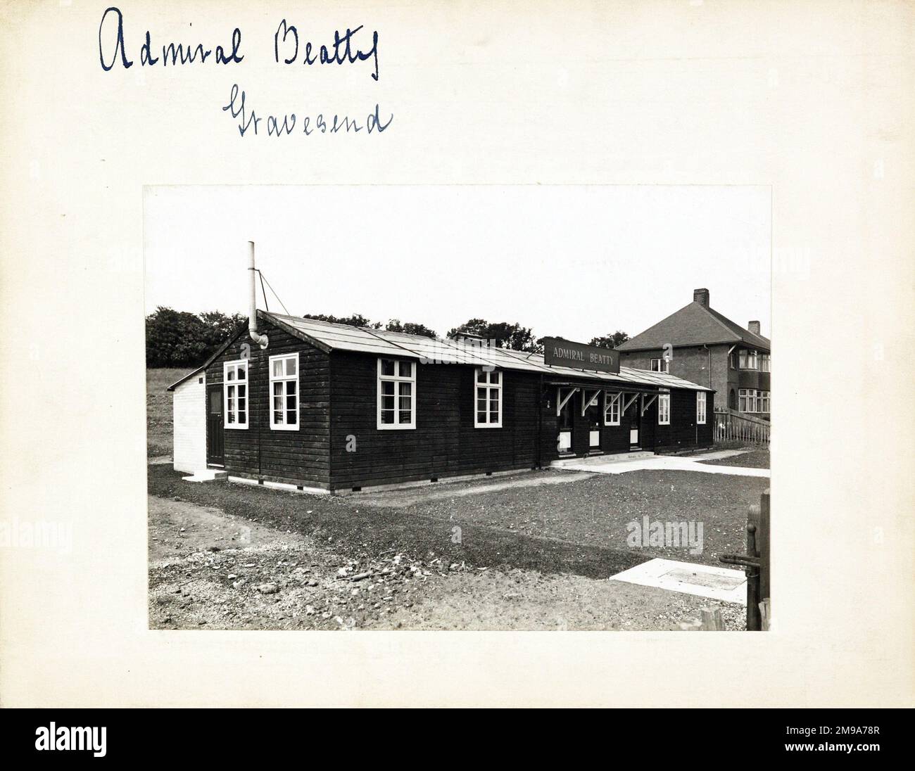 Photograph of Admiral Beatty PH, Gravesend, Kent. The main side of the print (shown here) depicts: Temp Building Corner on view .  The back of the print (available on request) details:  Nothing for the Admiral Beatty, Gravesend, Kent DA12 5RS. As of July 2018 . Demolished Stock Photo