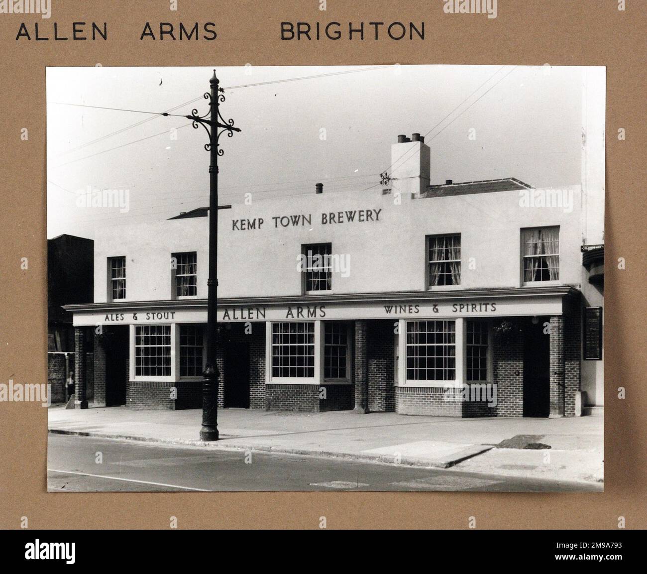 Photograph of Allen Arms, Brighton, Sussex. The main side of the print (shown here) depicts: Face on view of the pub.  The back of the print (available on request) details:  Nothing for the Allen Arms, Brighton, Sussex BN2 3QA. As of July 2018 . Renamed The Counting House, No Man is an Island, The Hub and in July 2011, The White Crow. Now demolished and redeveloped as student housing. Stock Photo