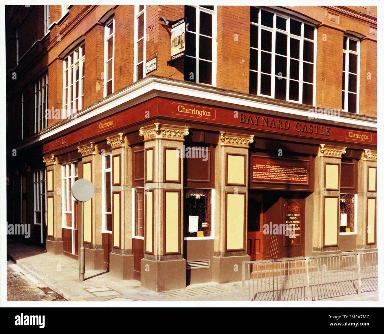 Photograph of Baynard Castle PH, EC4, London. The main side of the print (shown here) depicts: Colour corner on view of the pub.  The back of the print (available on request) details: Text for the Baynard Castle, EC4, London EC4V 4BY. As of July 2018 . This pub is now used as a bar-restaurant . Rudds Bar Stock Photo