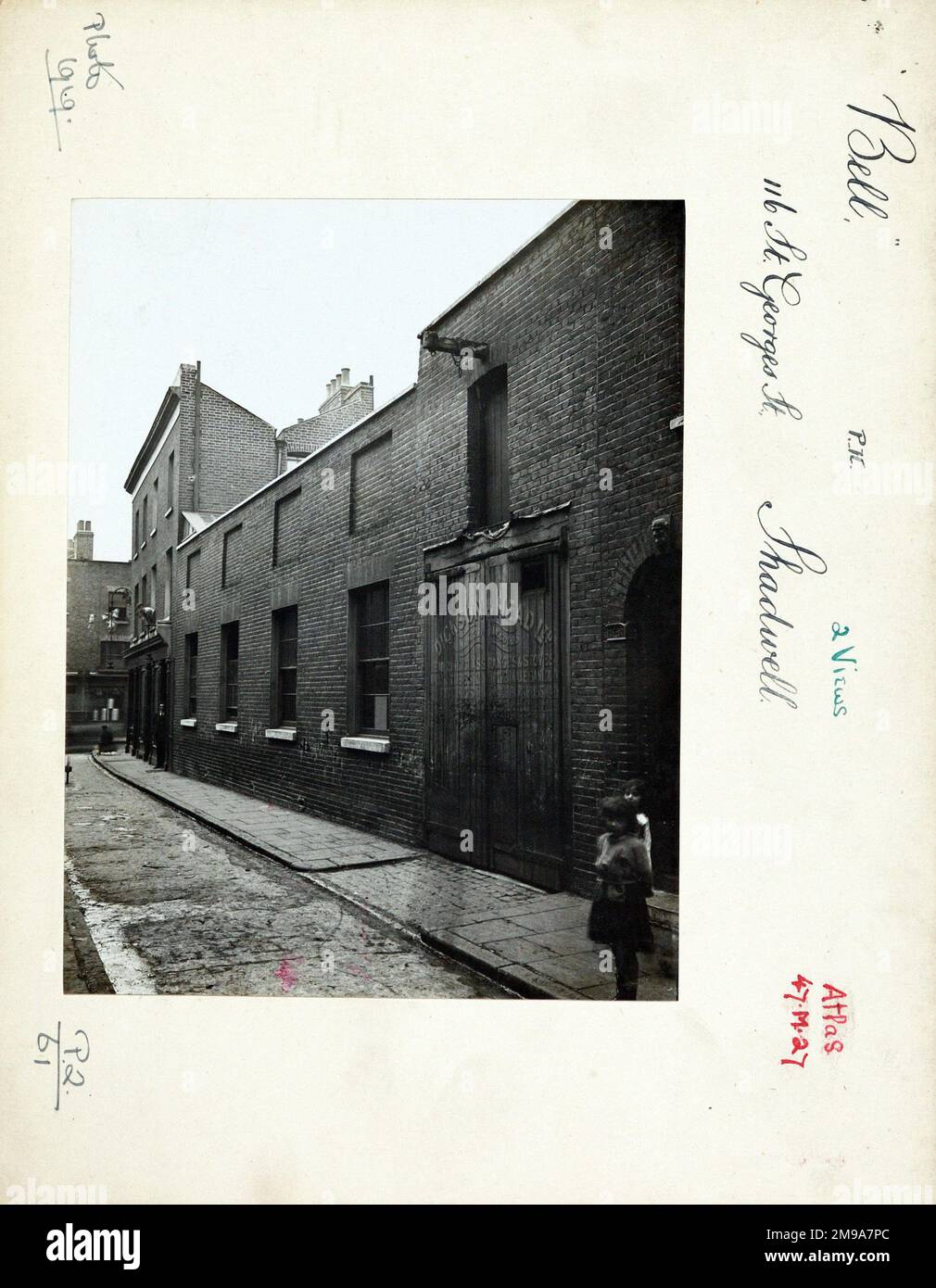 Photograph of Bell PH, Shadwell, London. The main side of the print (shown here) depicts: Rear view of the pub.  The back of the print (available on request) details: Nothing for the Bell, Shadwell, London E1W 3BP. As of July 2018 . Demolished . Now The Highway Stock Photo
