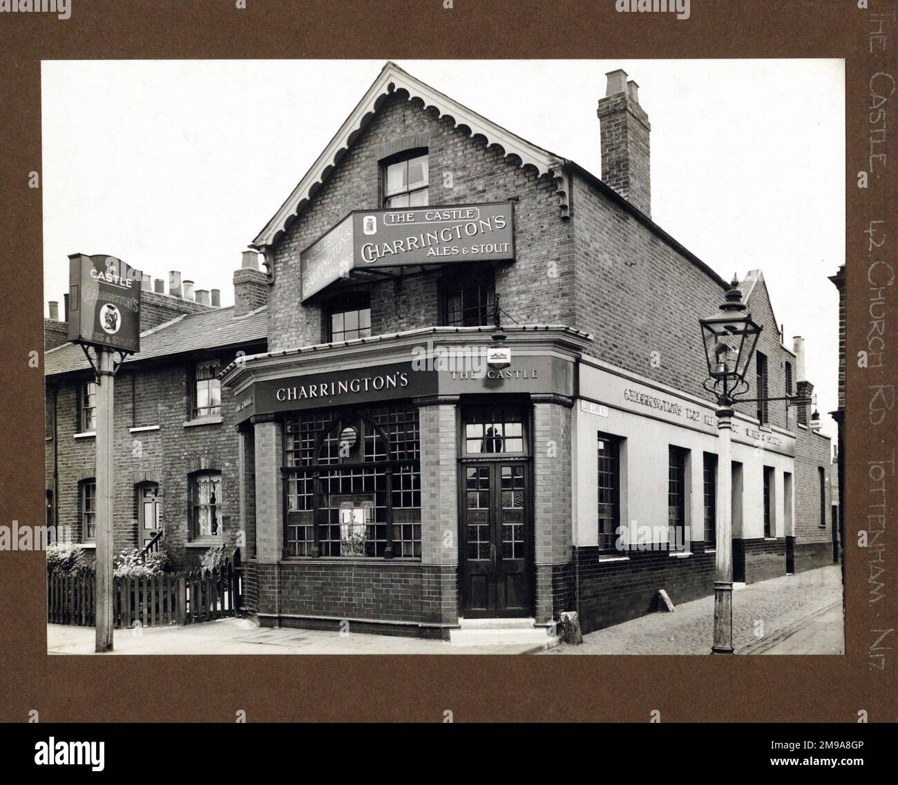 Photograph of Castle PH, Tottenham, London. The main side of the print (shown here) depicts: Right face on view of the pub.  The back of the print (available on request) details: Nothing for the Castle, Tottenham, London N17 8AQ. As of July 2018 . Long demolished Stock Photo