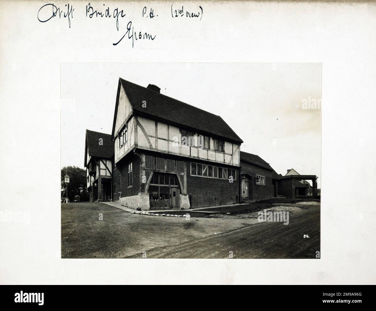 Photograph of Drift Bridge PH, Epsom, Surrey. The main side of the
