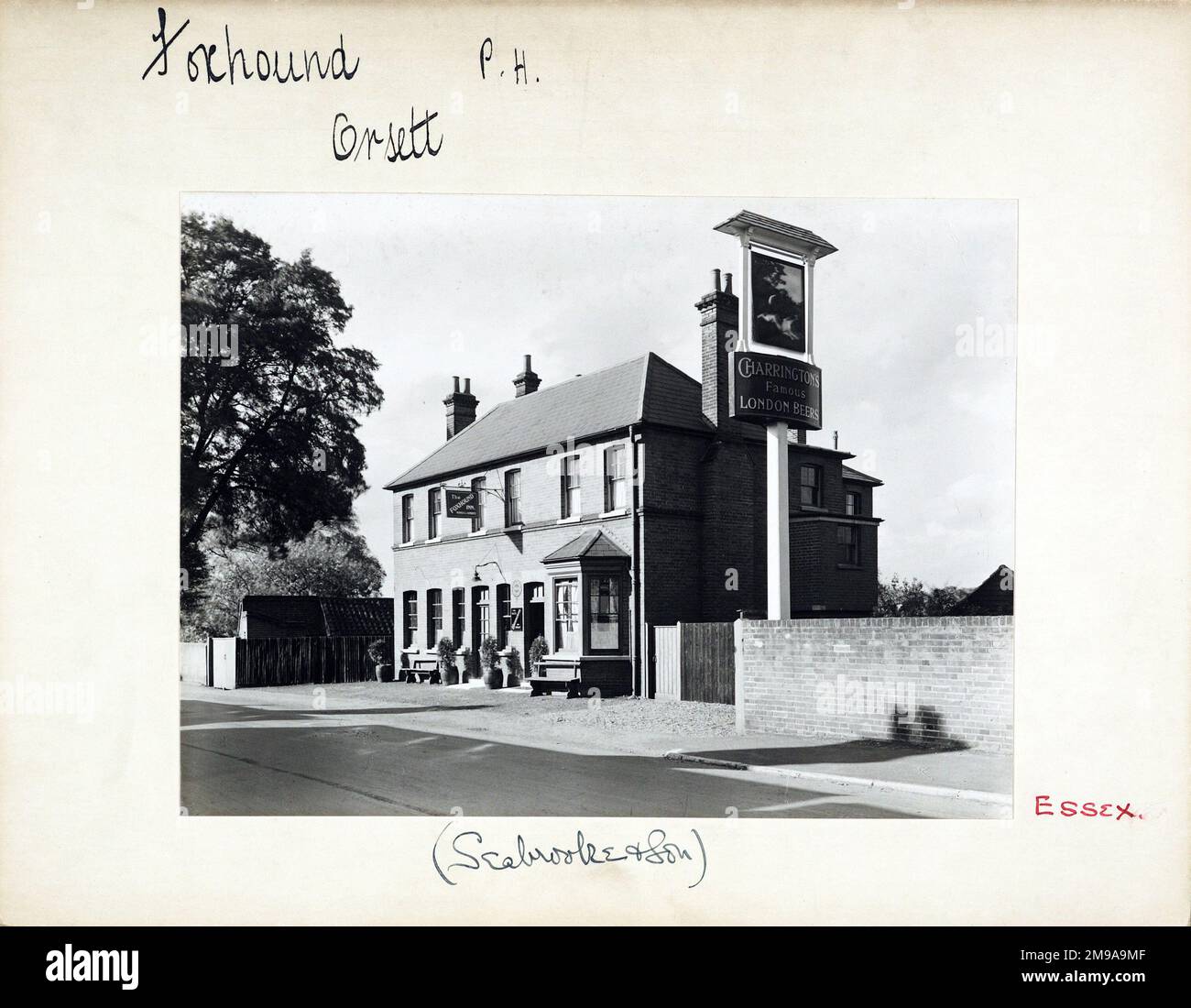 Photograph of Foxhound PH, Orsett, Essex. The main side of the print