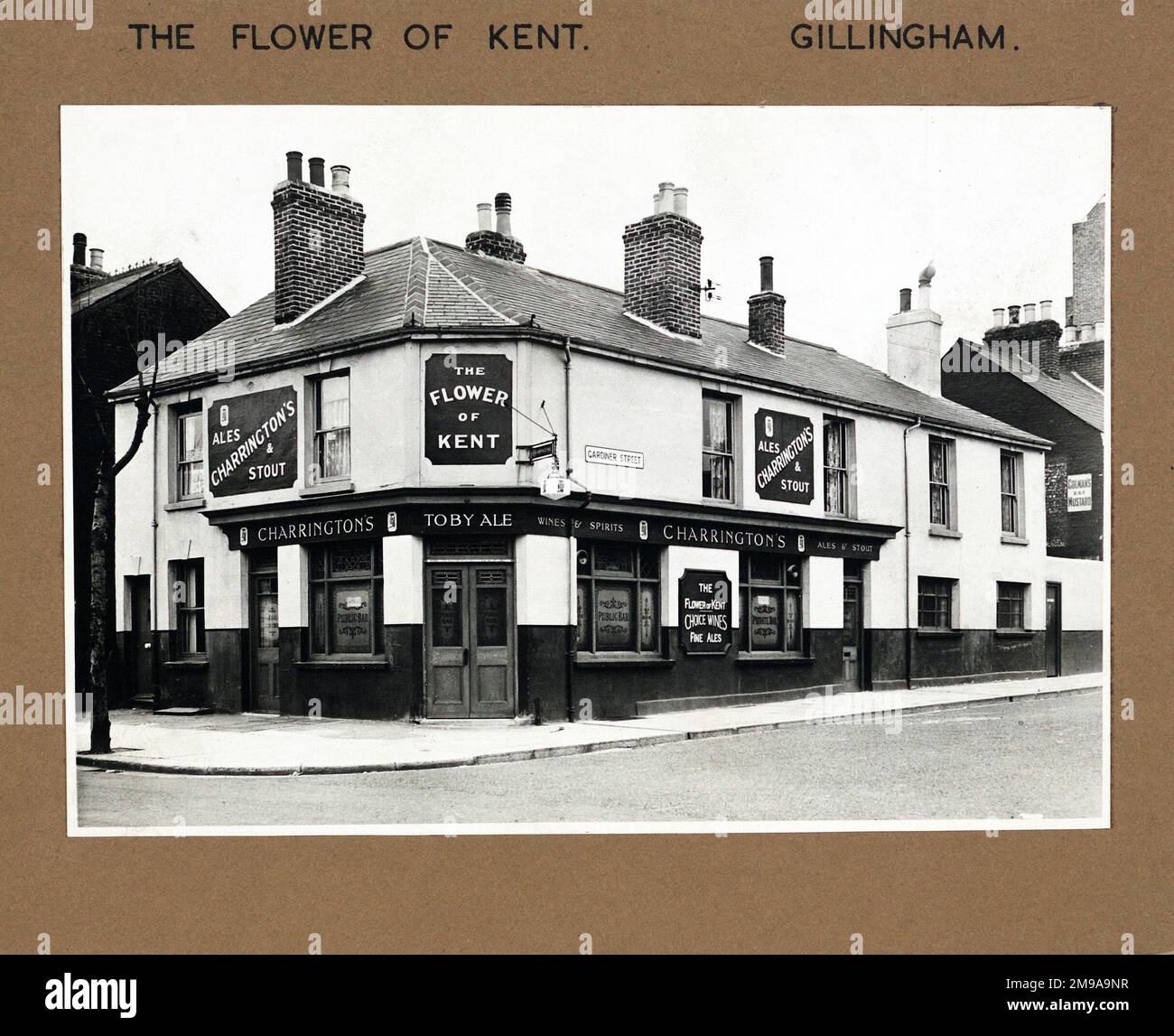 Photograph of Flower of Kent PH, Gillingham, Kent. The main side of the print (shown here) depicts: Corner on view of the pub.  The back of the print (available on request) details: Nothing for the Flower of Kent, Gillingham, Kent ME7 1BZ. As of July 2018 . Demolished. Replaced by retail outlet delivery yard Stock Photo
