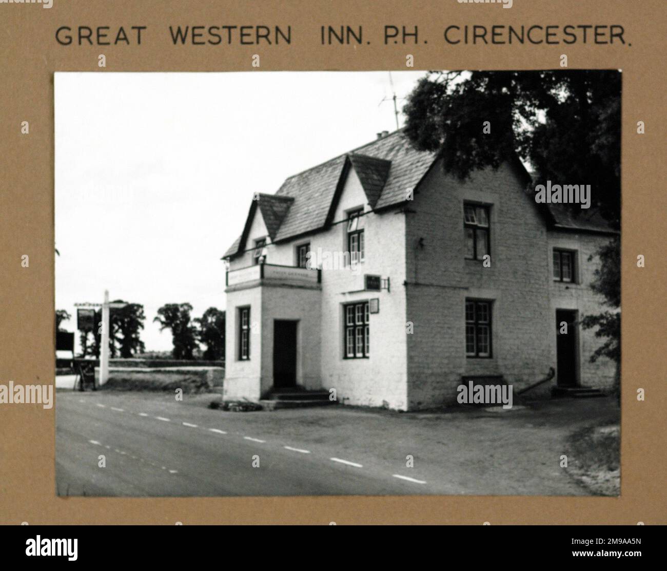 Great Western Inn, Cirencester, Gloucestershire. The main side of the print (shown here) depicts: Right face on view of the pub.  The back of the print (available on request) details: Nothing for the Great Western Inn, Cirencester, Gloucestershire GL7 6NZ . As of July 2018 . Renamed Thames Head Inn . Arkells Stock Photo