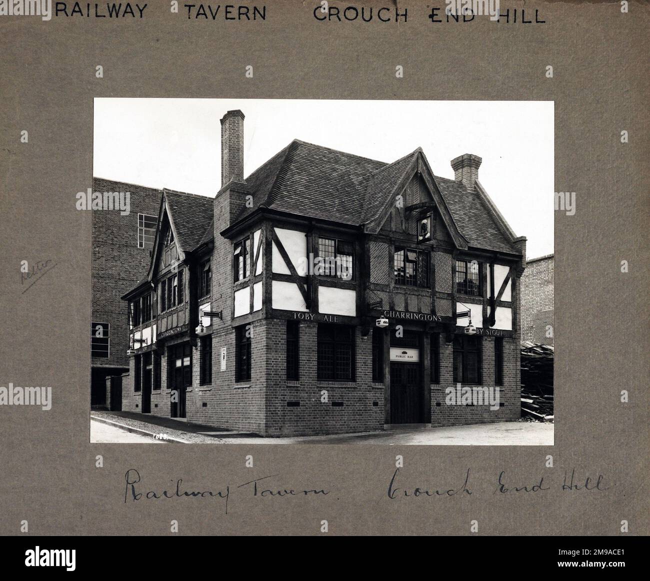 Photograph of Railway Tavern , Crouch End, London. The main side of the print (shown here) depicts: Left Face on view of the pub.  The back of the print (available on request) details: Nothing for the Railway Tavern, Crouch End, London N8 8DH. As of July 2018 . Mitchells & Butlers Stock Photo