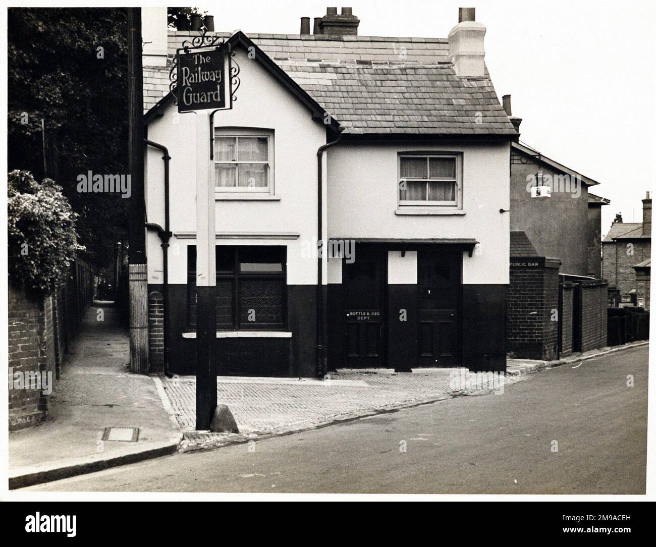 Photograph of Railway Guard PH, Epsom, Surrey. The main side of the