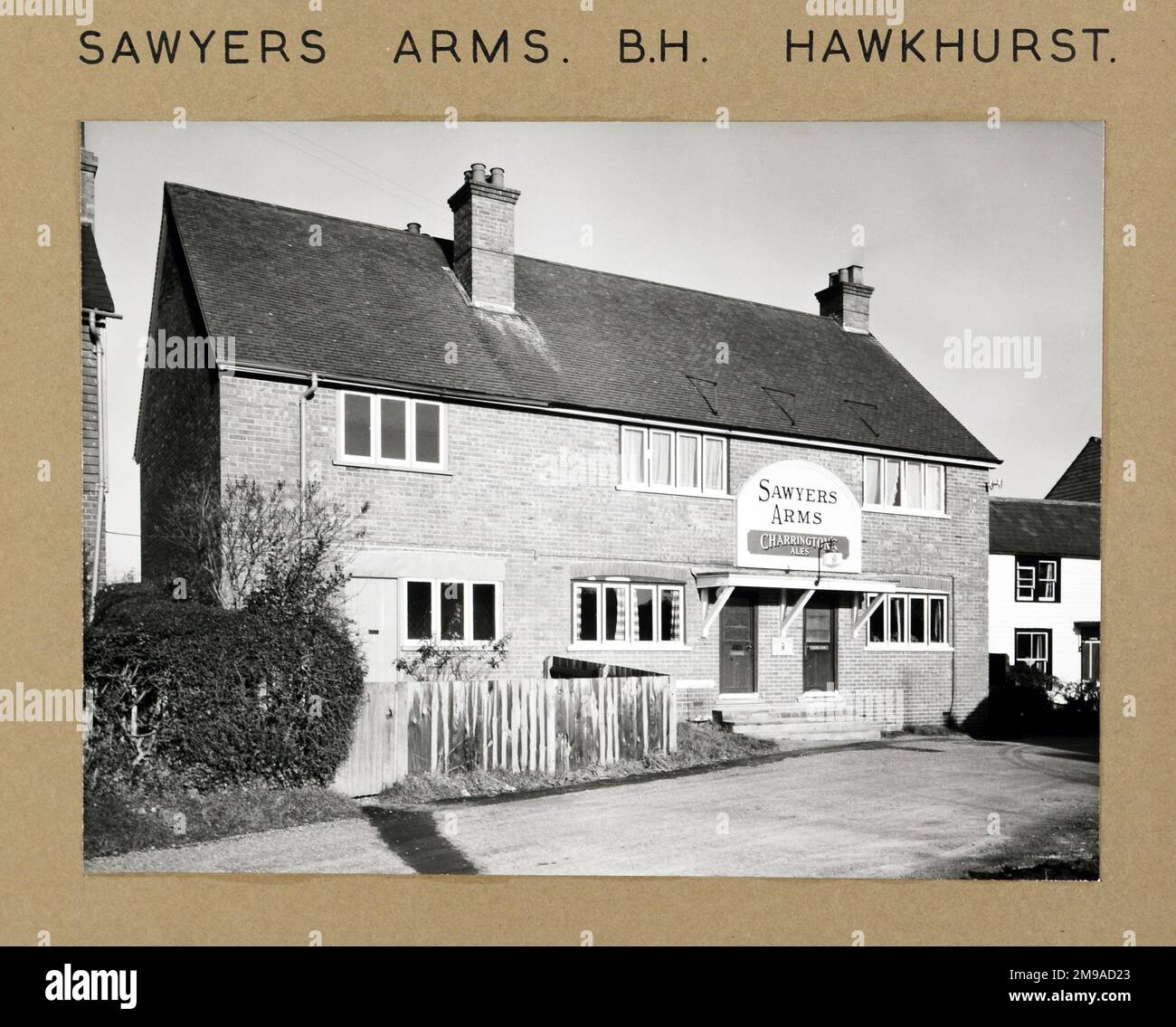 Photograph of Sawyers Arms, Hawkhurst, Kent. The main side of the print (shown here) depicts: Left Face on view of the pub.  The back of the print (available on request) details: Nothing for the Sawyers Arms, Hawkhurst, Kent TN18 4JT. As of July 2018 . Now in residential use Stock Photo