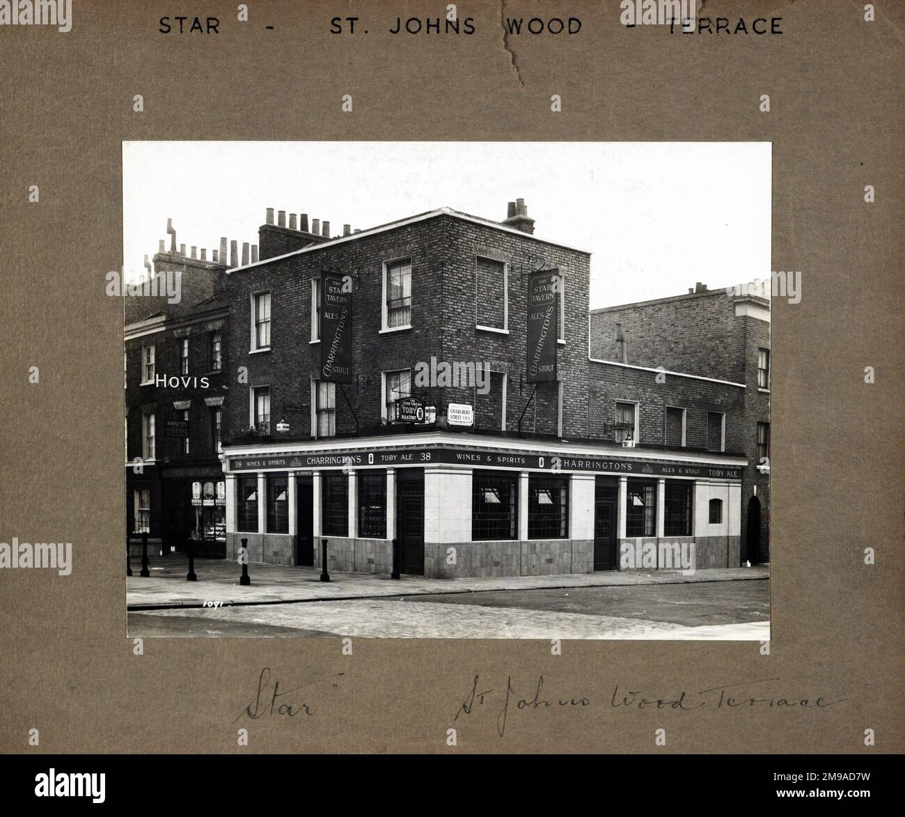 Photograph of Star PH, St Johns Wood, London. The main side of the print (shown here) depicts: Corner on view of the pub.  The back of the print (available on request) details: Nothing for the Star, St Johns Wood, London NW8 6LS. As of July 2018 . Renamed Drunch as a restaurant . individually owned Stock Photo