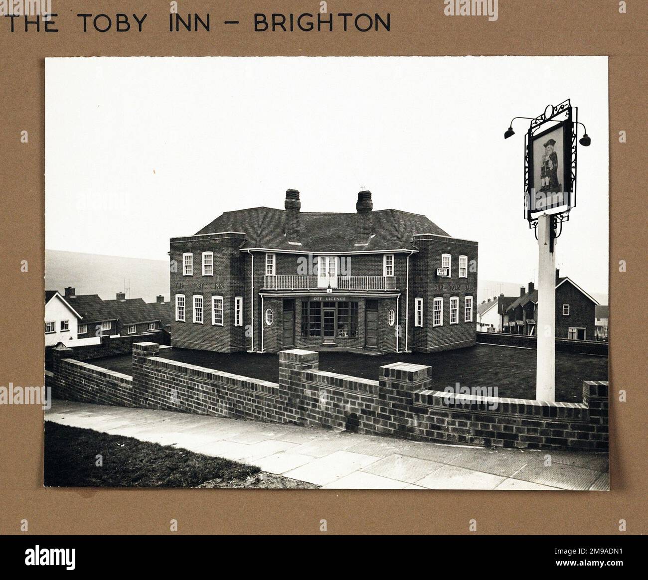 Photograph of Toby Inn, Brighton, Sussex. The main side of the print (shown here) depicts: Face on view of the pub.  The back of the print (available on request) details: Nothing for the Toby Inn, Brighton, Sussex BN2 6WD. As of July 2018 . Now in residential use Stock Photo