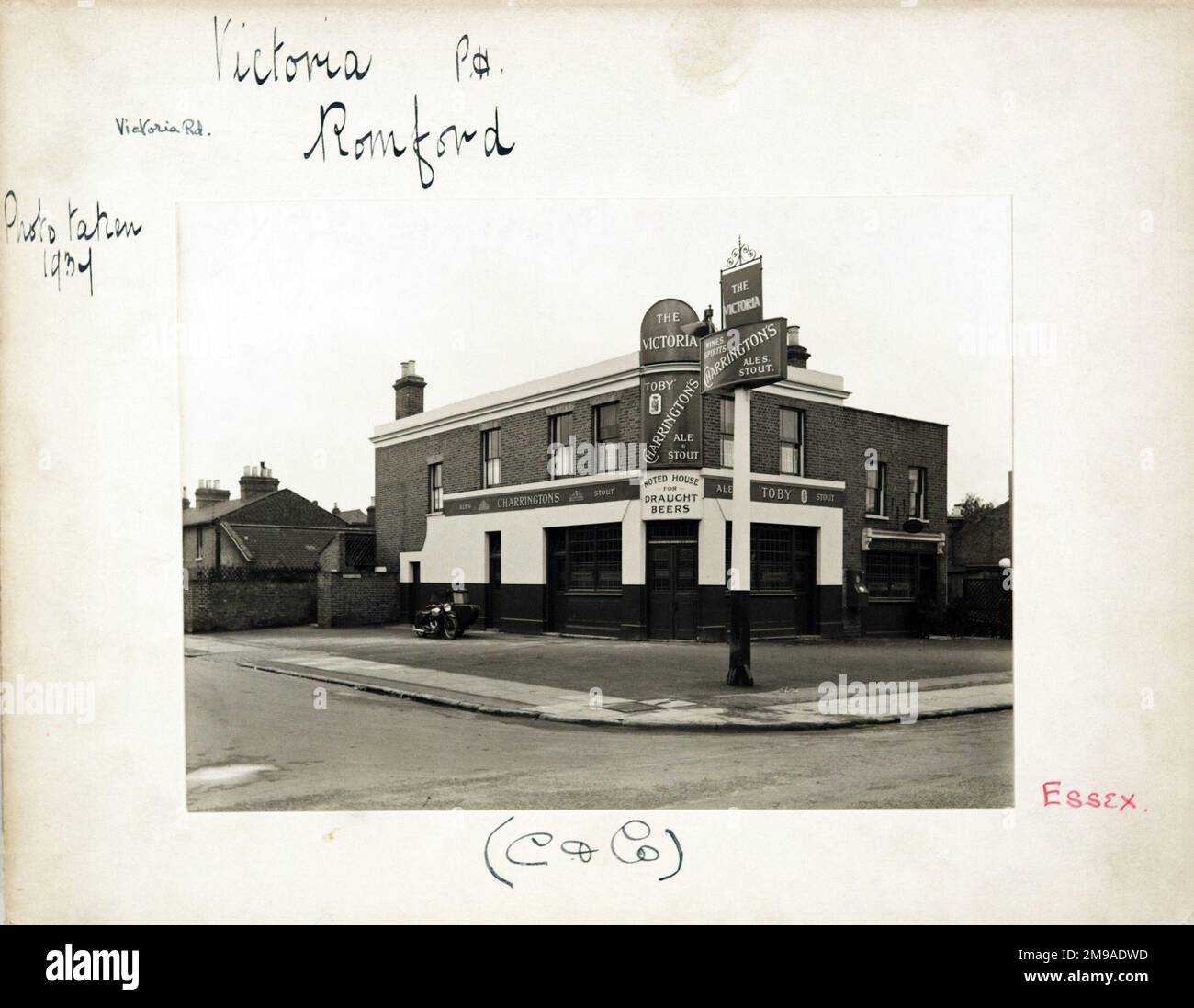 Photograph of Victoria PH, Romford, Essex. The main side of the print