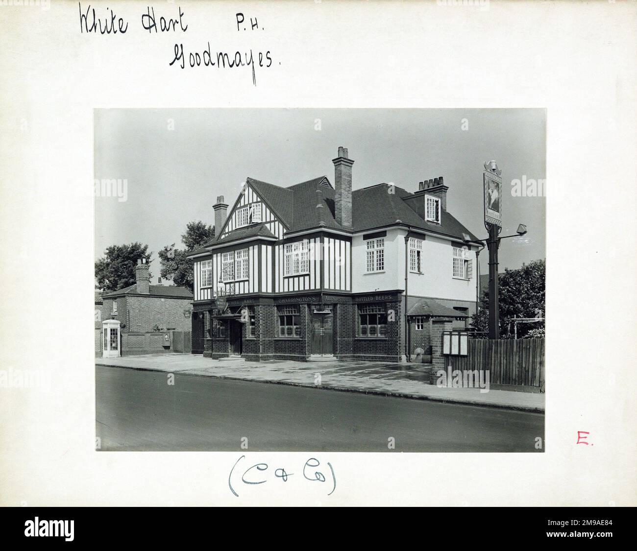 Photograph of White Hart PH, Goodmayes, Greater London. The main side of the print (shown here) depicts: Right face on view of the pub.  The back of the print (available on request) details: Trading Record 1929 . 1961 for the White Hart, Goodmayes, Greater London IG3 9RP. As of July 2018 . Closed for an extended period, then demolished. Stock Photo