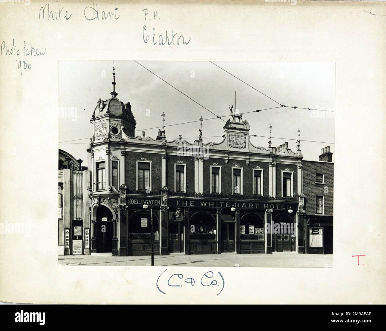 Photograph of White Hart Hotel, Clapton, London. The main side of the print (shown here) depicts: Face on view of the pub.  The back of the print (available on request) details: Trading Record 1929 . 1961 for the White Hart Hotel, Clapton, London E5 8EG. As of July 2018 . Renamed Clapton Hart . owner Antic Stock Photo