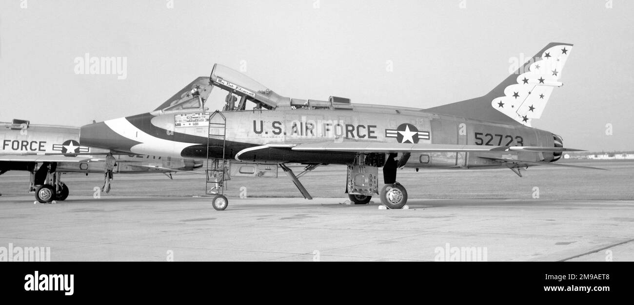 United States Air Force Thunderbirds number 1 - North American F-100C-10-NH Super Sabre 55-2723, piloted by Major Bob Fitzgerald. Stock Photo