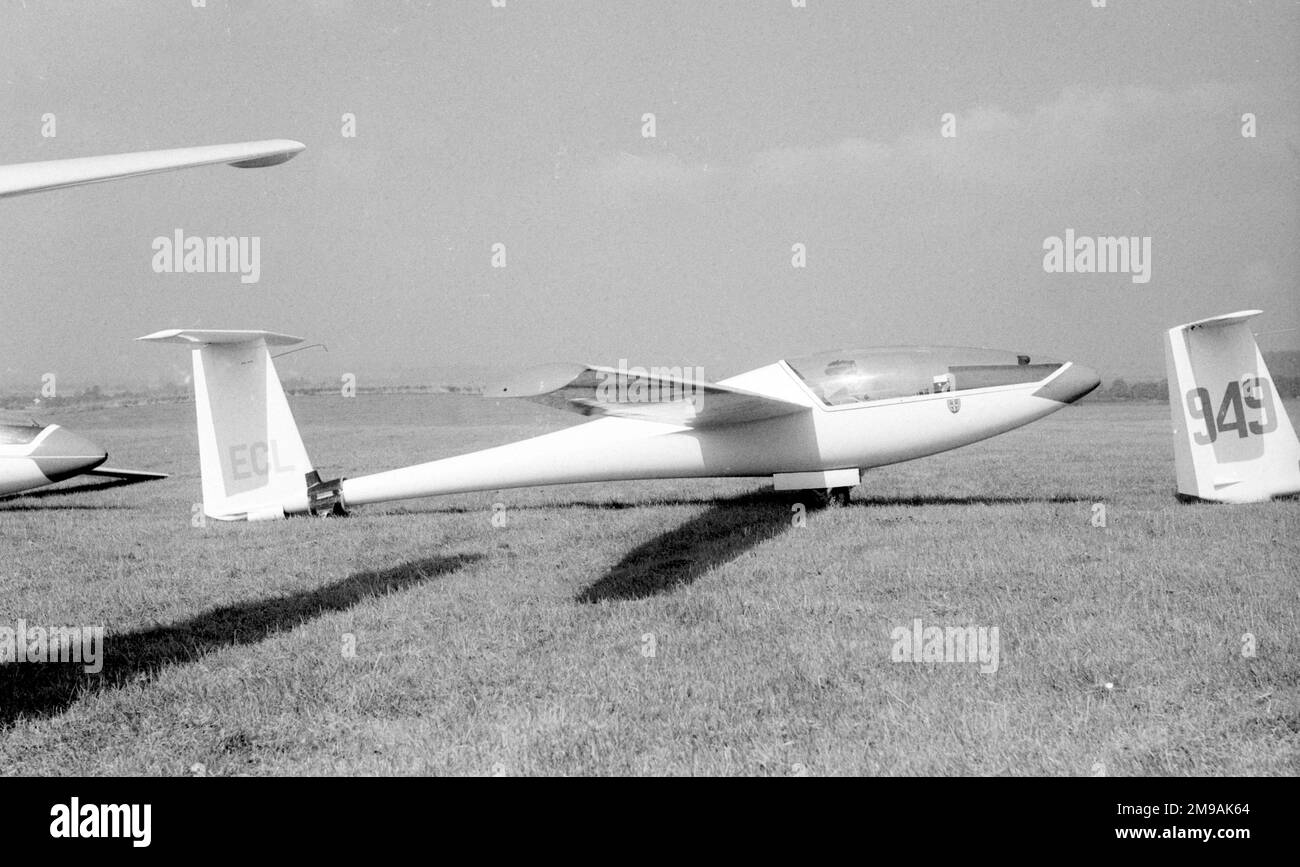 Vickers-Slingsby Vega Sport 'ECL'. The swansong of British sailplane manufacturing, the 15m flapped Vega Sport had retractable undercarriage, with optional 0.75m wing-tip extensions and the Vega Club had a fixed undercarriage. Stock Photo