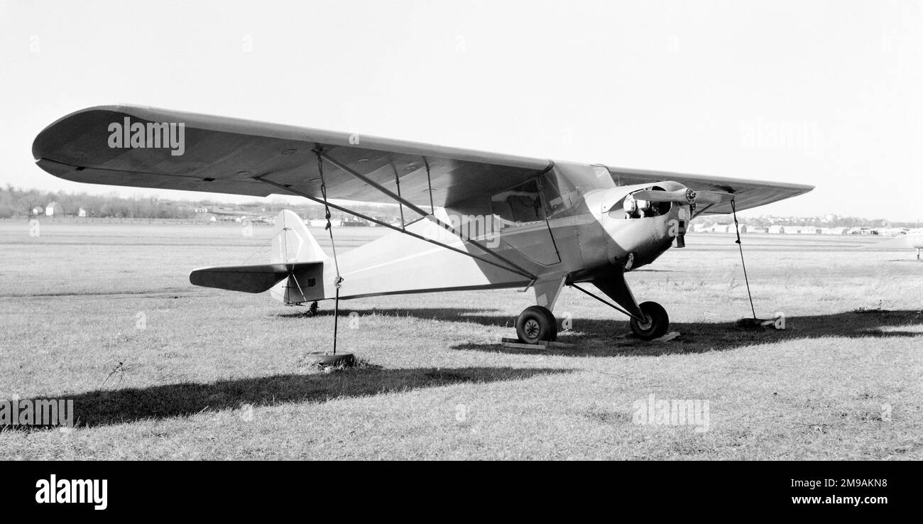 Taylorcraft airplane Black and White Stock Photos \u0026 Images - Alamy, image size:1300x738