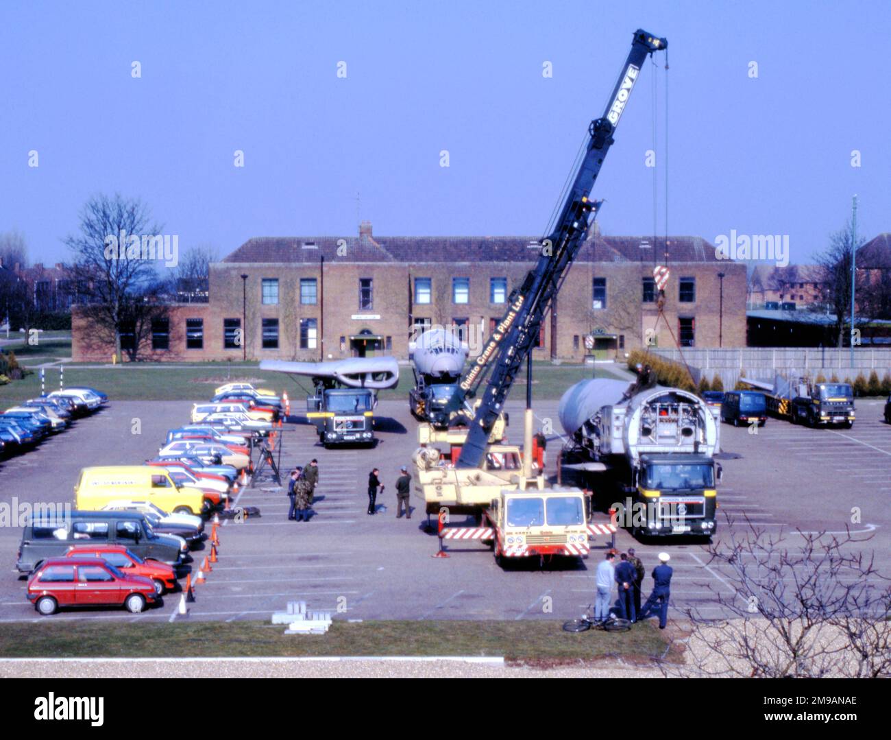 Handley Page Victor K.2 8911M (XH673) being assembled on the parade