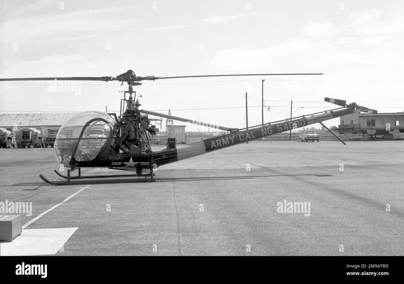 United States Army - Hiller OH-23C-UH Raven 55-4090 (msn 791), of the 140th Aviation Company , California National Guard, at Oxnard, California, on 17 July 1965. Stock Photo