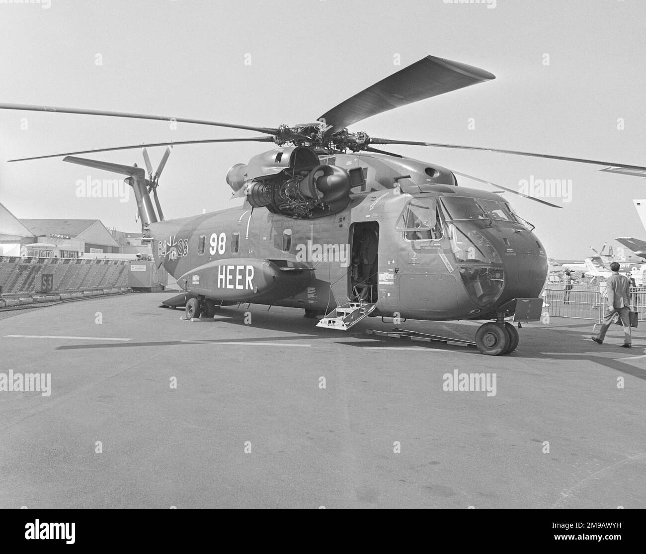 Bundesheer - Sikorsky CH-53G 84+28 (msn V65-021), at the Paris Air show in May 1973, with airshow serial '98'. Stock Photo