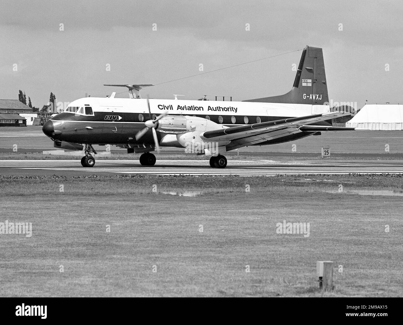 Hawker siddeley hs 748 Black and White Stock Photos & Images - Alamy