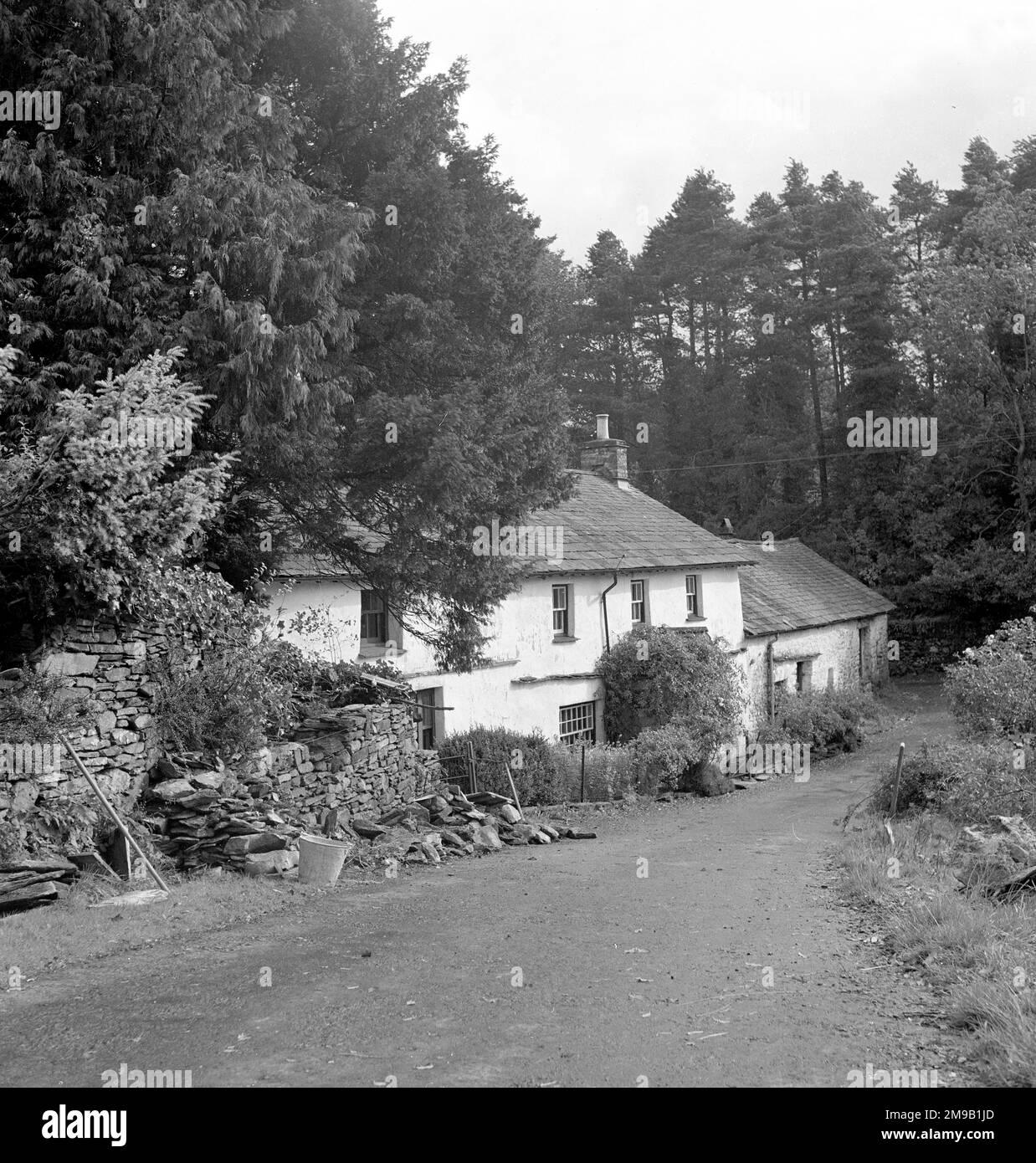 lake-district-cottage-stock-photo-alamy