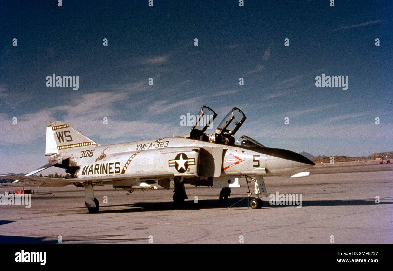 United States Marine Corps - McDonnell F-4N Phantom II 153016 (msn), of VMFA-323 Stock Photo