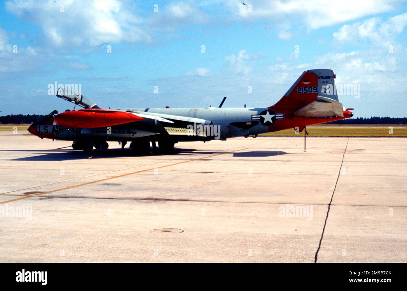 United States Air Force (USAF) - Martin EB-57B 52-1509 (msn 092), of Vermont Air National Guard, 134th DSES. Stock Photo