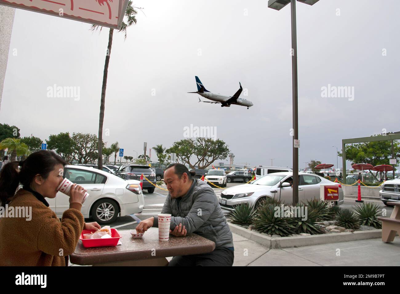 Lax airport outside hi-res stock photography and images - Alamy