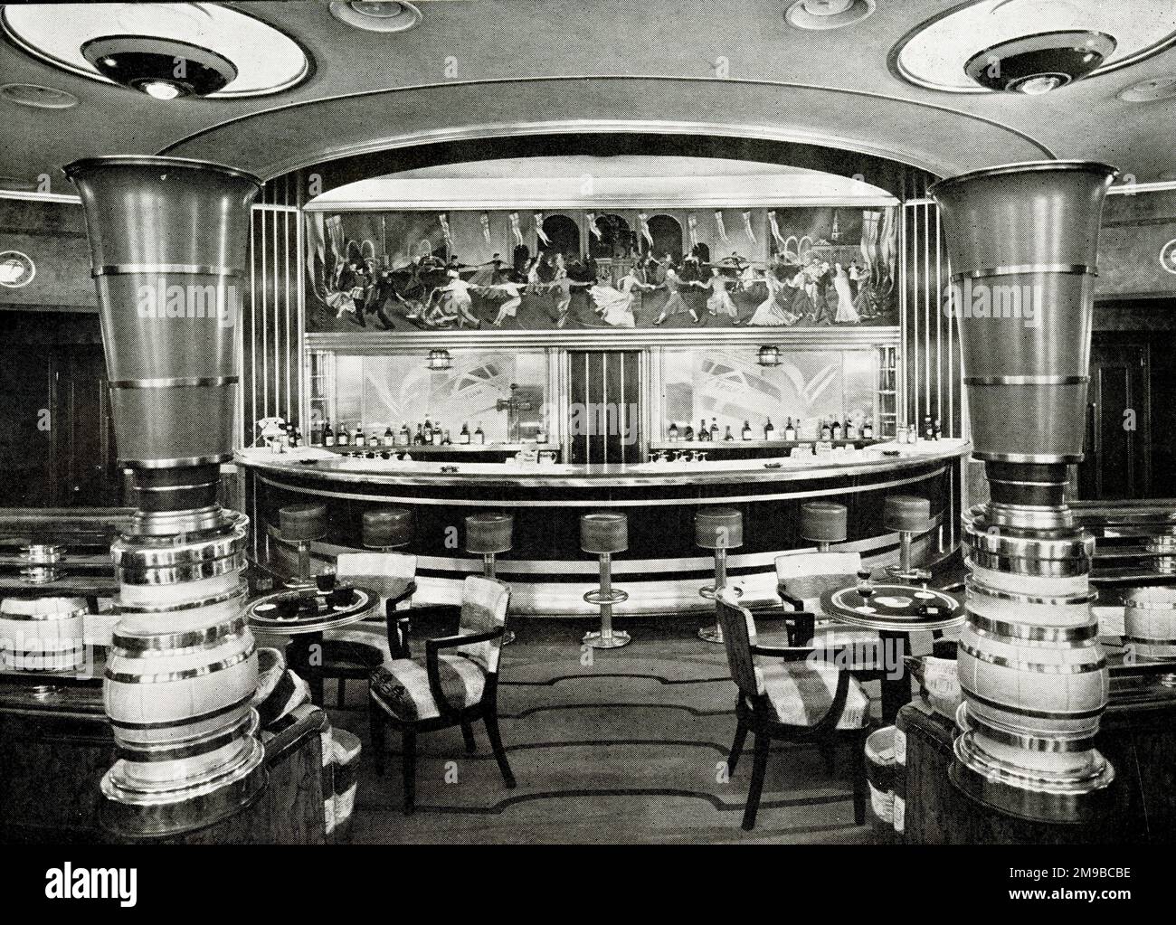 Art deco lounge queen mary hi-res stock photography and images - Alamy