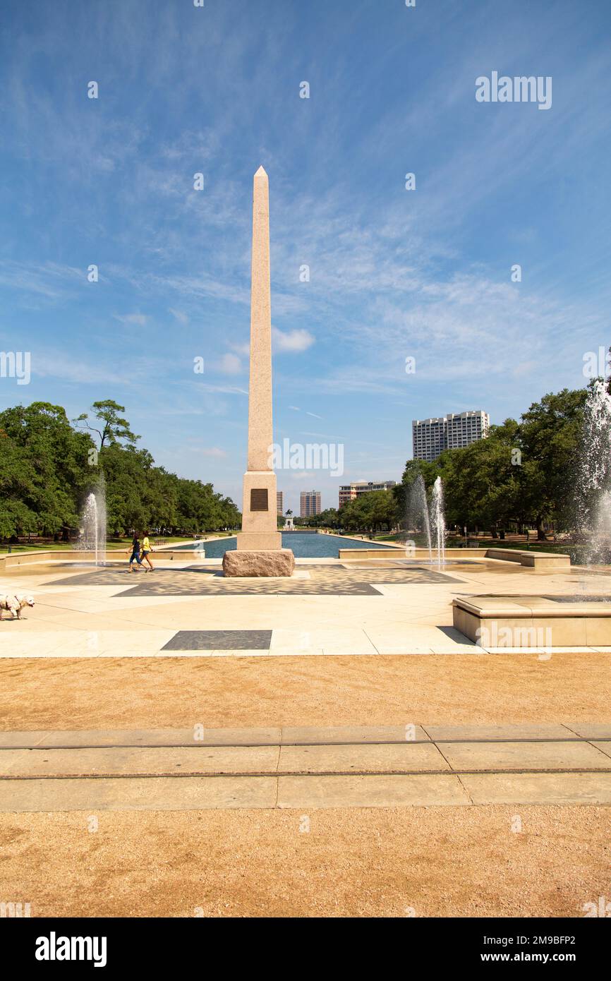Monument in Park Stock Photo - Alamy