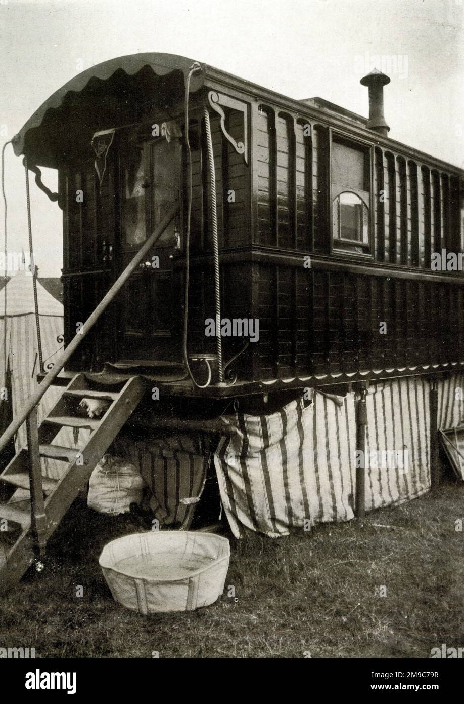 Miss E F Hamilton S Van With Sleeping Chamber Beneath For Servants And