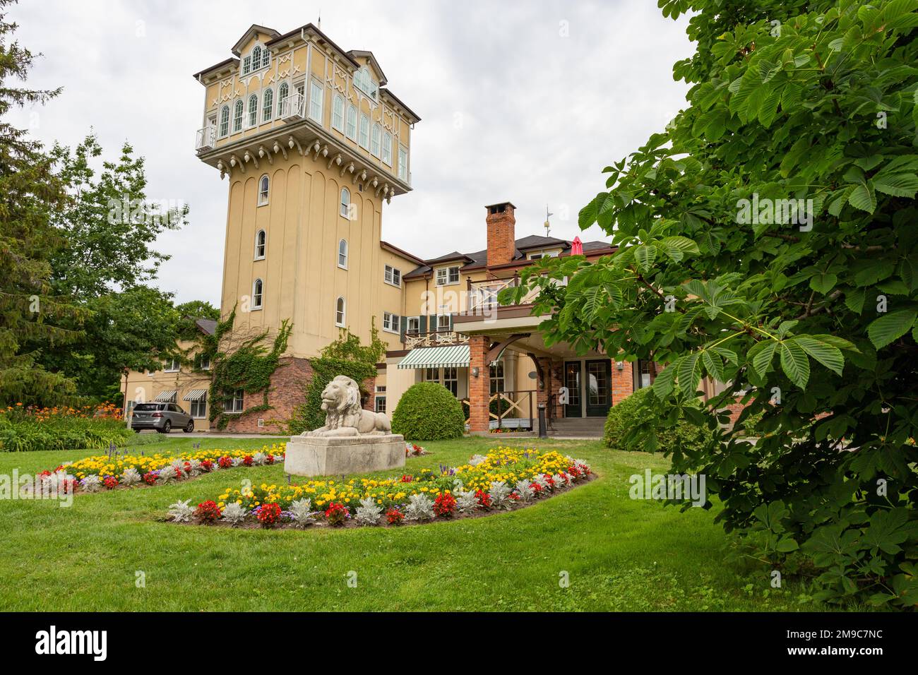 A photo of the front of the Briars Resort and Spa at Lake Simcoe, Southern Ontario. Stock Photo