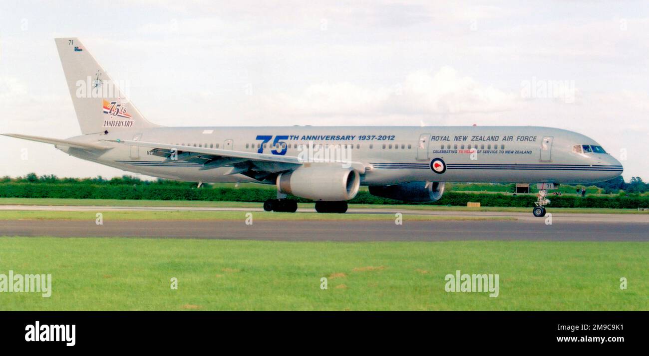 Royal New Zealand Air Force - Boeing 757-2K2 NZ7571 (msn 26633), at the RAF Waddington air show on 29 June 2012. Stock Photo