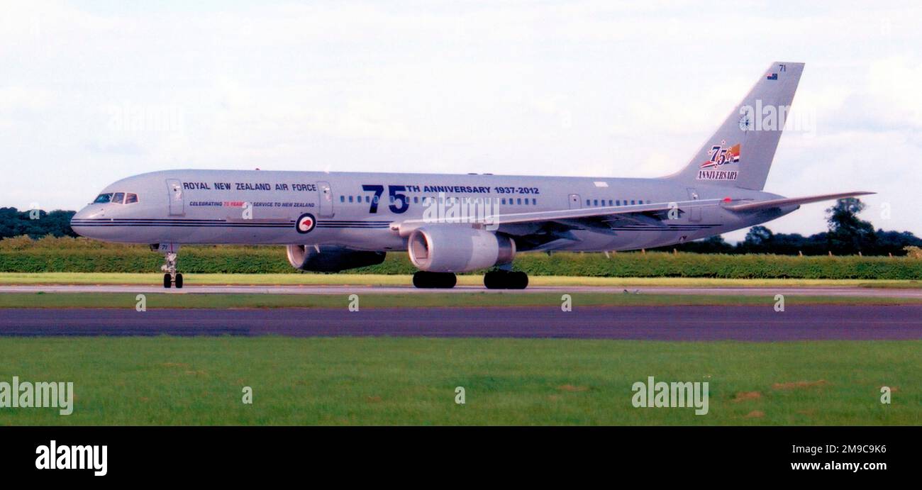 Royal New Zealand Air Force - Boeing 757-2K2 NZ7571 (msn 26633), at the RAF Waddington air show on 29 June 2012. Stock Photo