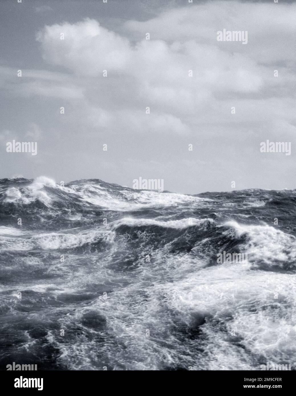 Rough with foamy waves hi-res stock photography and images - Alamy