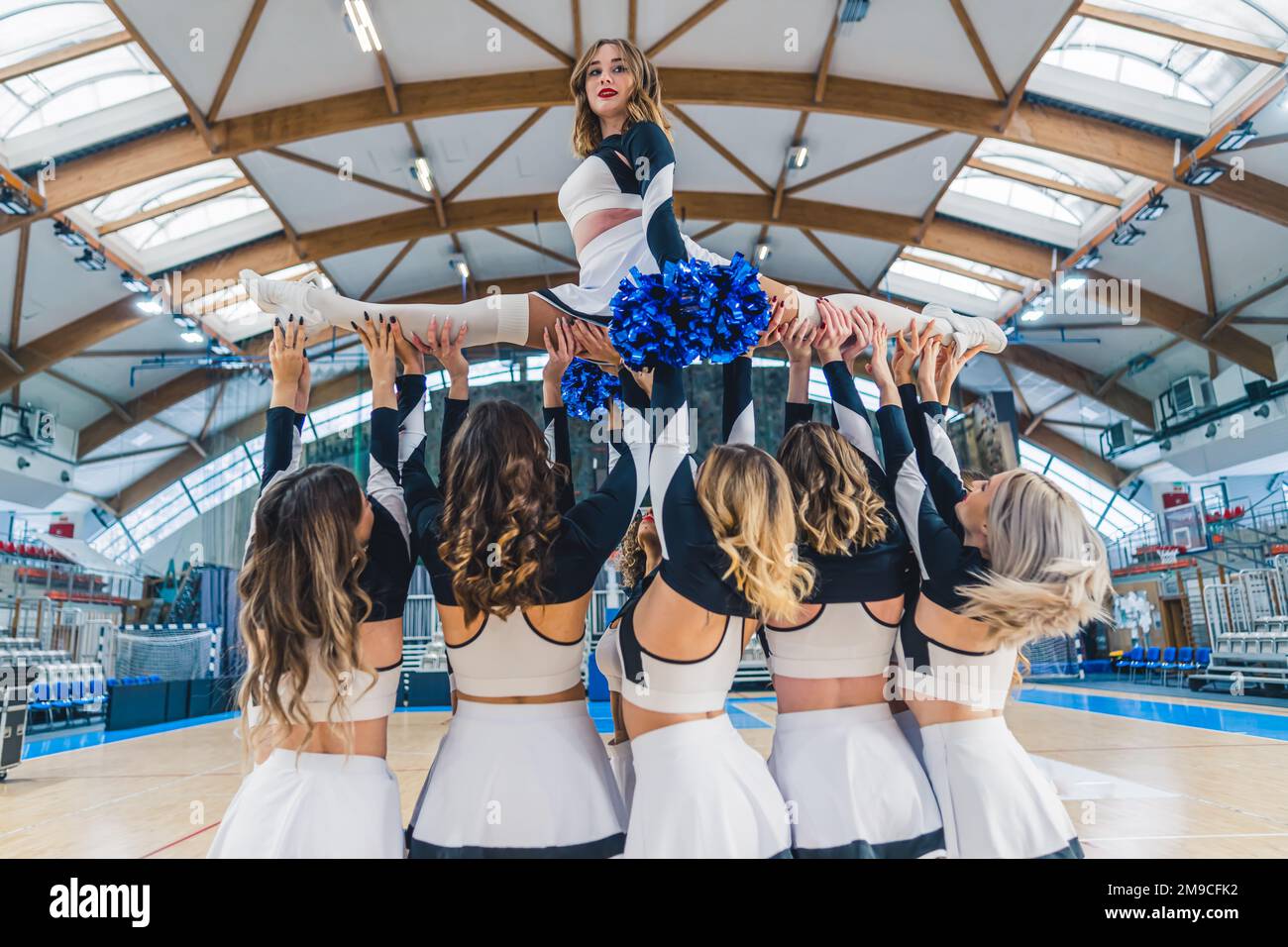 Teamwork sport hi-res stock photography and images - Alamy