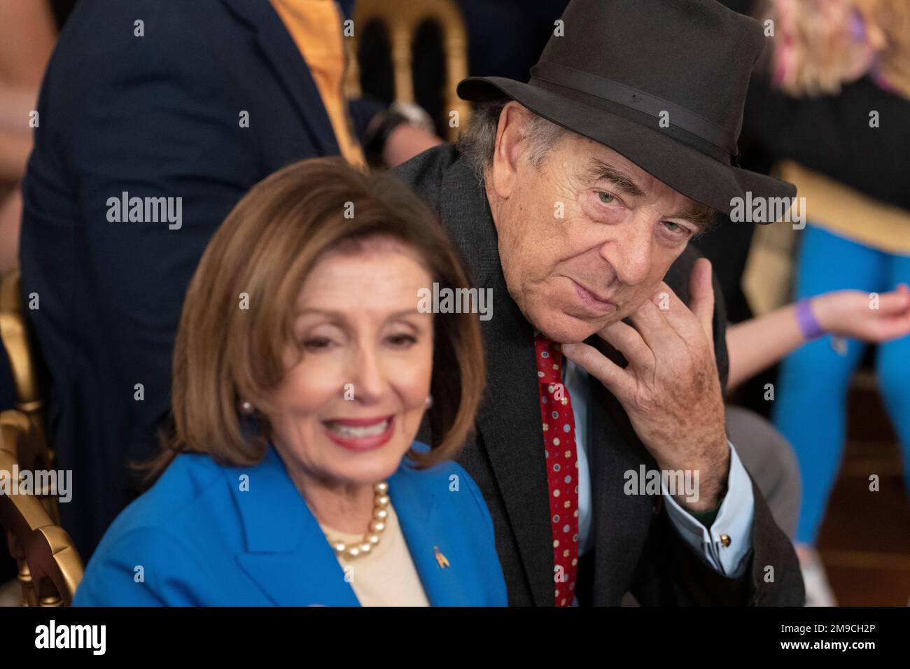 Washington Vereinigte Staaten 17th Jan 23 United States Representative Nancy Pelosi Democrat Of California And Paul Pelosi Chat With Guests Before The Start Of The Welcoming Ceremony For The Golden State Warriors