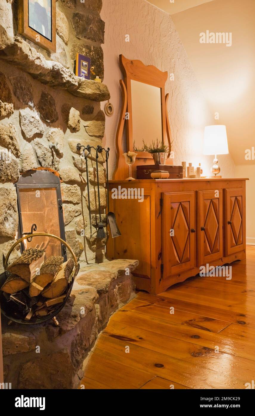 Fieldstone Fireplace Design Ideas